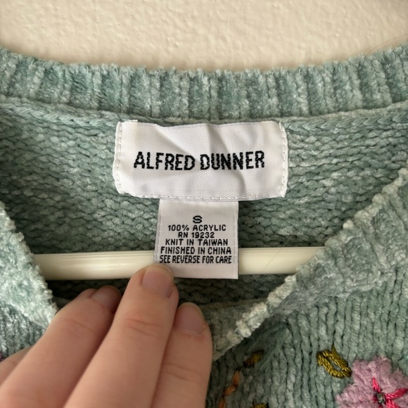 Alfred Dunner Vintage 90s Pastel Green Sweater Floral Embroidery Womens Small - Picture 5 of 8